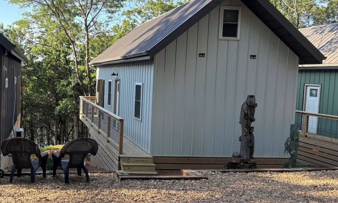 Eagle Rock Cabin | Liberty Loft 3 bedroom Pet Friendly Lake Front