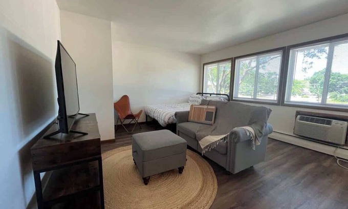 Madison Apartment | Liberty Valley Studio - 1005-29