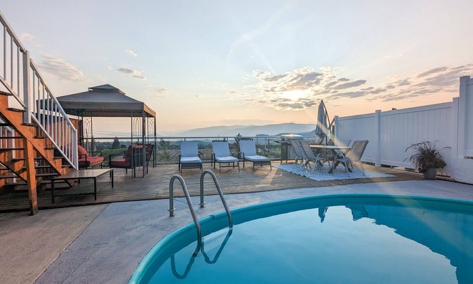 Black Mountain House | Licensed Private Sunset Pool Oasis - 15 min to Downtown