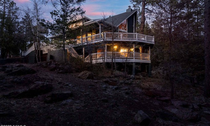 Munds Park House | Lichen Lodge - Large Cabin Retreat in the Cool Pines