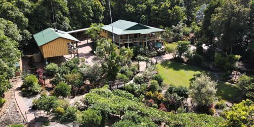 Mission Beach Bed & Breakfast | Licuala Lodge