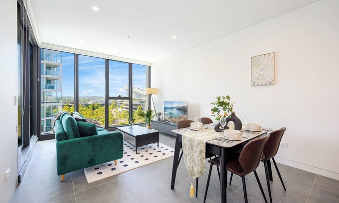 Lidcombe Apartment | Lidcombe Chic 1-bedroom with AC and WiFi in fantastic location