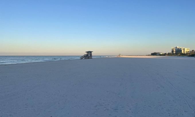 Sarasota House | Lido's Blue Whale Beach Bungalow with private heated pool - 2 min walk to beach!