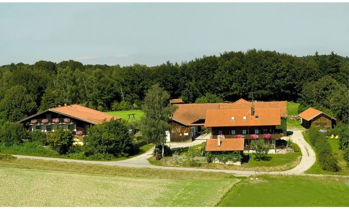 Bad Birnbach Apartment | Liebevoll eingerichtete FeWo im EG mit Südlage