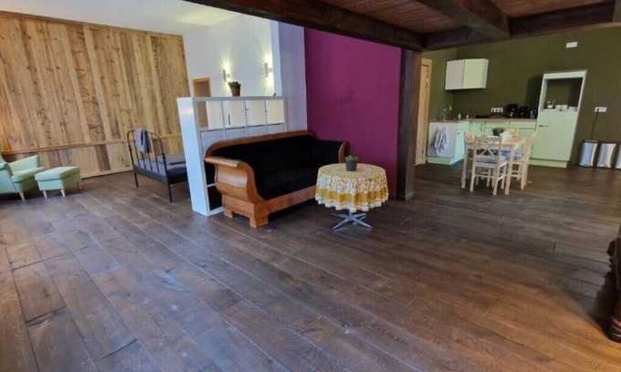 Waldsieversdorf Apartment | Liebevoll Sanierte Altbauwohnung
