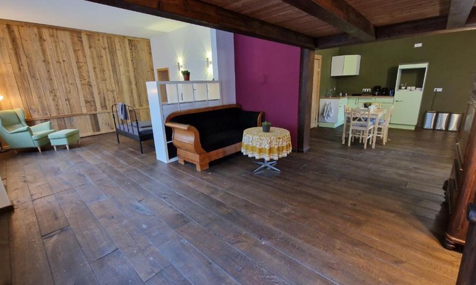 Waldsieversdorf Apartment | Liebevoll sanierte Altbauwohnung