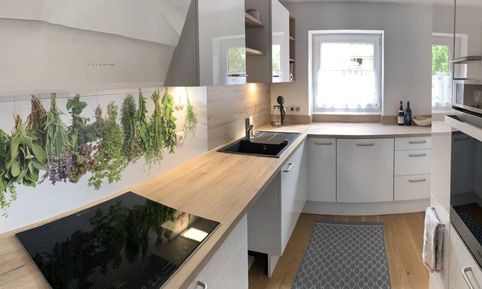 Furstenfeldbruck District Apartment | Liebevoll und Hochwertig Renovierte Wohnung für Ihre Auszeit