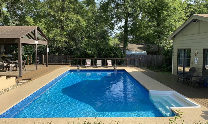 Tallahassee House | Life is better by the pool, near FSU,nPrivate pool, pet friendly, sleeps 8!