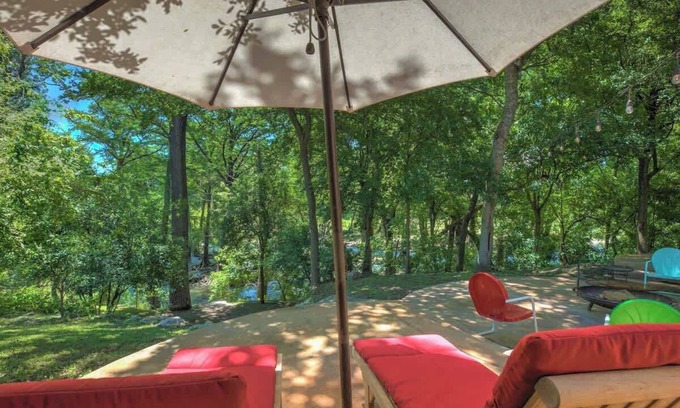 Gruene House | Life is Gruene-1Mi to Gruene Hall