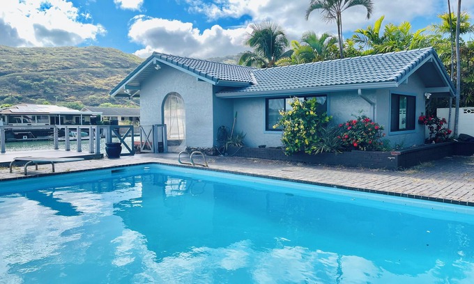 Hawaii Kai Cottage | Life on the Water Hawaii with WiFi & AC & Washer/Dryer