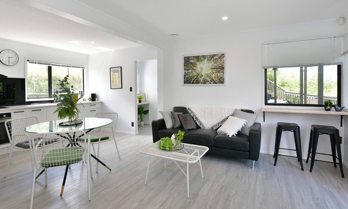 Shelly Beach House | Lifestyle Holiday Bach - Brand New Moden by the beach