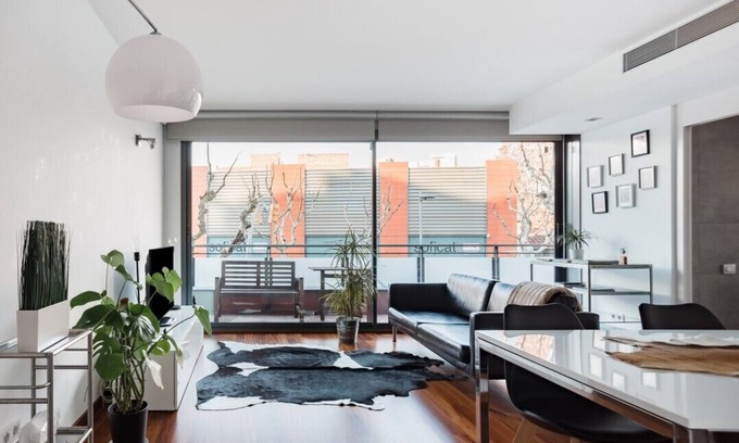 L'Hospitalet de Llobregat Apartment | Light-Filled New Apartment next to Fira Barcelona.