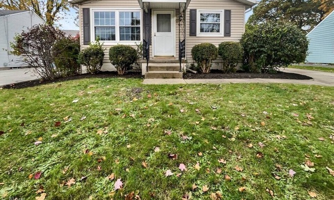 Firestone Park House | Light and Bright, Newly Updated Peaceful Home