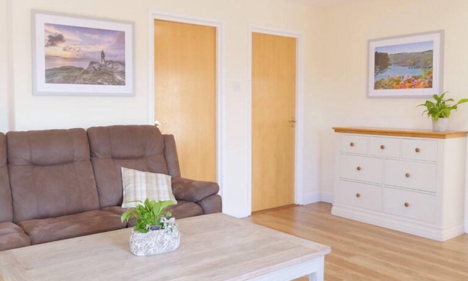 Hougue Moulin Apartment | Light, Bright Apartment Tucked Away by Bordeaux Harbour