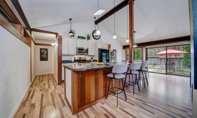 Graeagle Condo | Light, Bright & Beautifully Updated in Graeagle Meadows