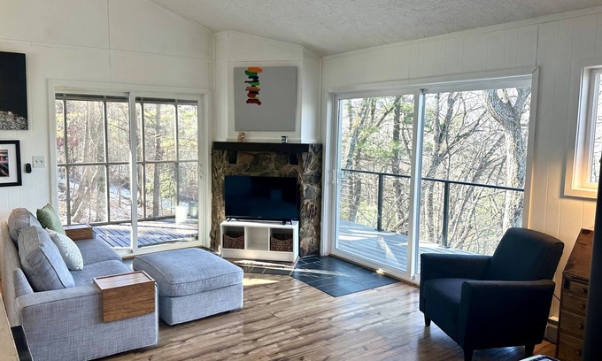 Bergton House | Light-Filled Mountain Retreat in Shenandoah with views of Great North Mountain