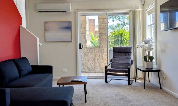 Coburg House | Light filled townhouse w/double ensuites