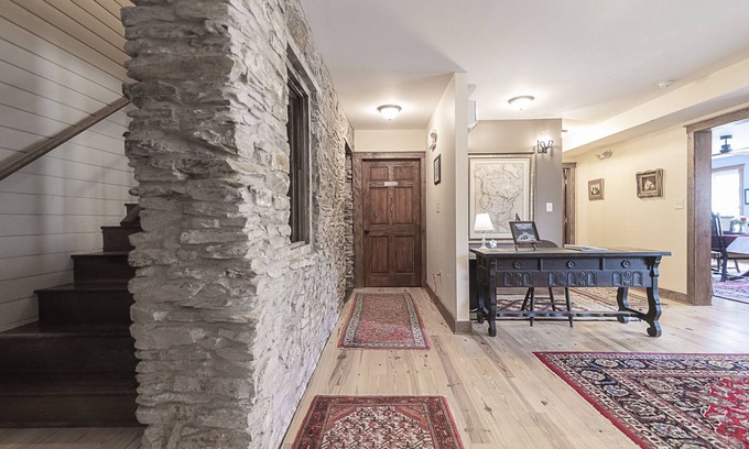 Bolivar Hotel | Light Horse Inn
