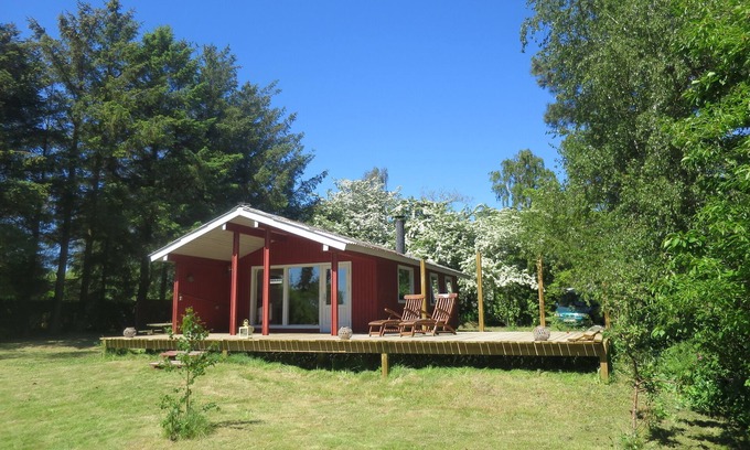 Follenslev Cottage | Light wooden cabin at Zealand's best beach.