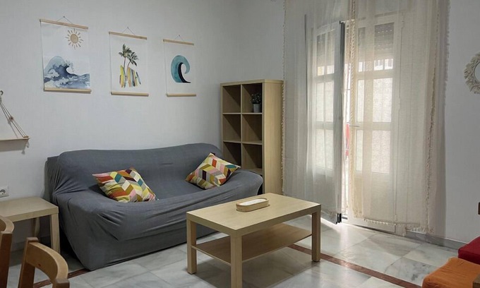 San Fernando Apartment | Lightbooking en el corazón de San Fernando B