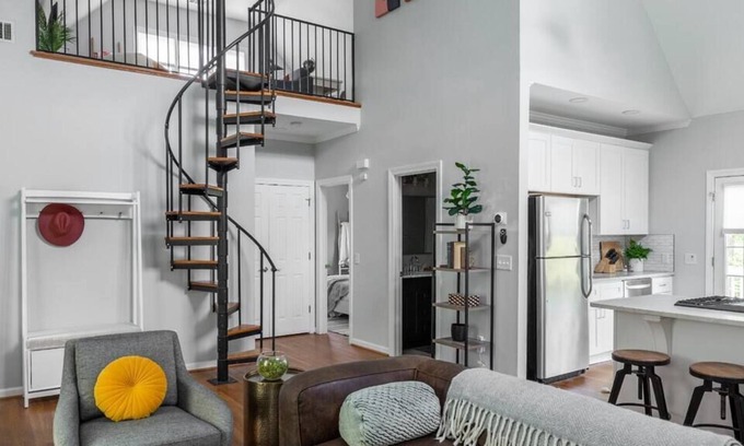 Virginia Highland House | Lighthaus Summary:Pe