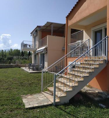 Chiliadou House | Lighthouse Apartments