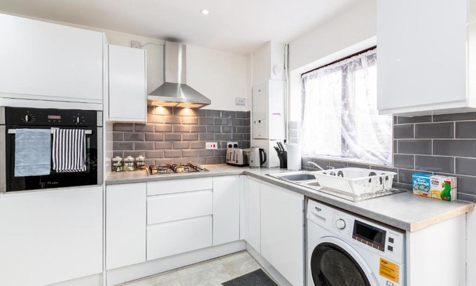 Becontree House | Lighthouse in Dagenham