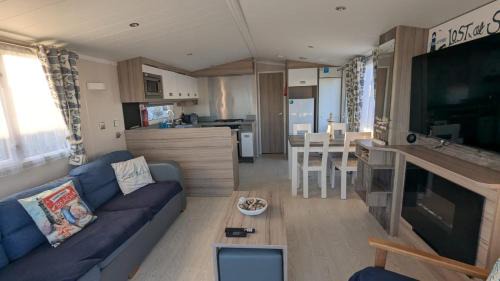 Sandilands House | Lighthouse Lodge - Peaceful & Dog Friendly