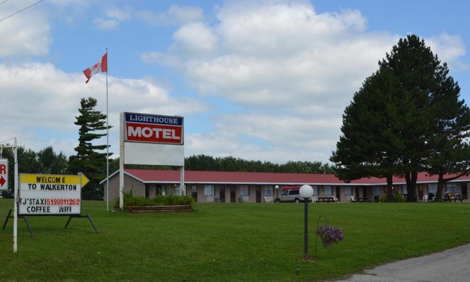 South Bruce Hotel | Lighthouse Motel