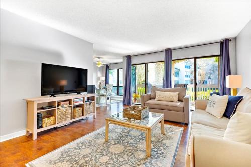 Sea Pines Apartment | Lighthouse Tennis 2383