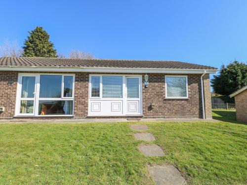 Winterton-on-Sea House | Lighthouse View