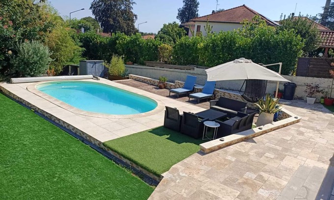 Venissieux Apartment | 🦋 Liittle Cocoon - Private Parking - Near Tram & Métro