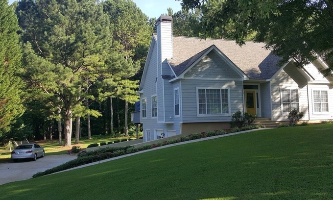 Newnan House | Like home 3 Bedroom - 30 min South from Atlanta International Airport