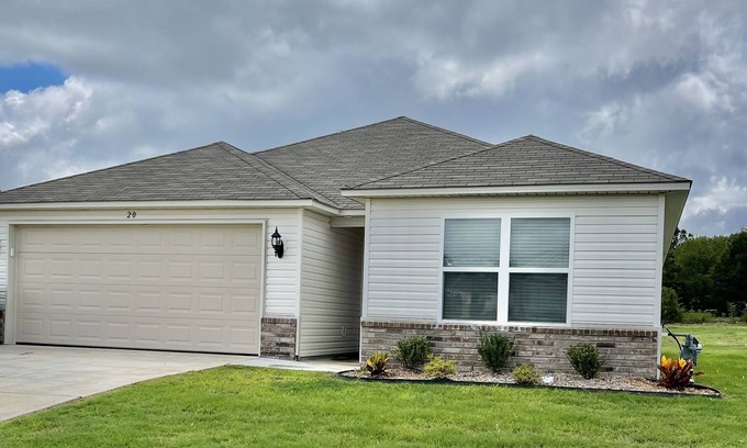 Conway House | Like New Home close to town family friendly, quiet and close to amenities.