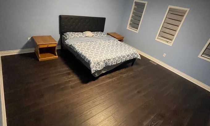 Whitby House | LikeHome - 3 Bedroom House n5mins from Highway 401, Train station & Downtownn