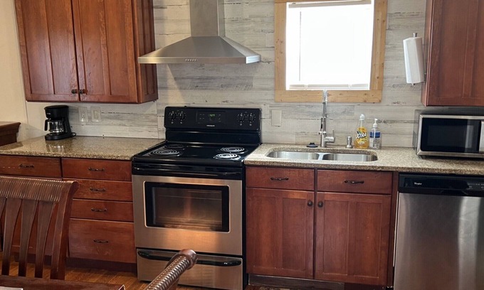 Burlington House | "Lil Big" Tiny House near Lion Reserve