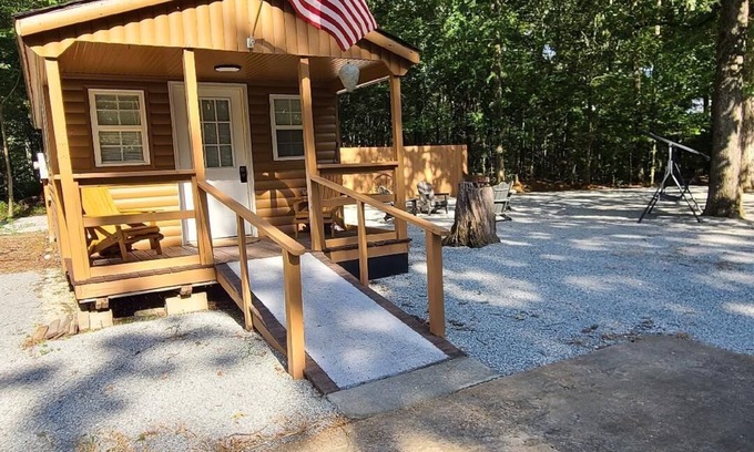 Big Sandy Cabin | Lil Cabin w/Hot Tub in Private Fenced in Area. Near KY Lake