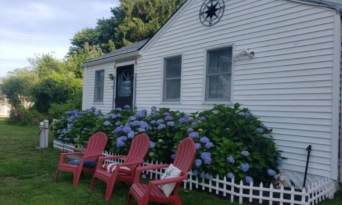 South Kingstown House | Lil' Coastal Cottage
