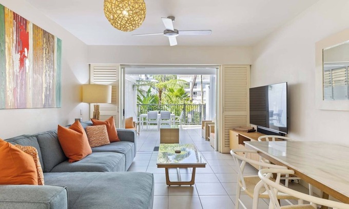 Palm Cove Apartment | Lilac Suite Chic Resort Living at The Beach Club