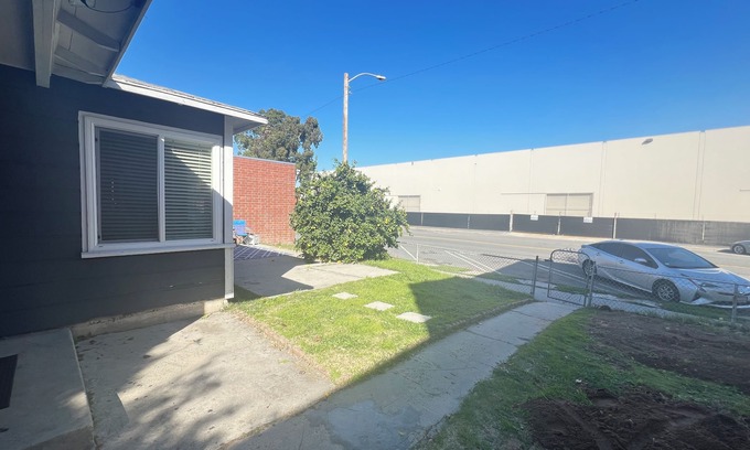 Old Town Apartment | LiLBettys 1-bedroom apartment in serene Torrance with AC, WiFi