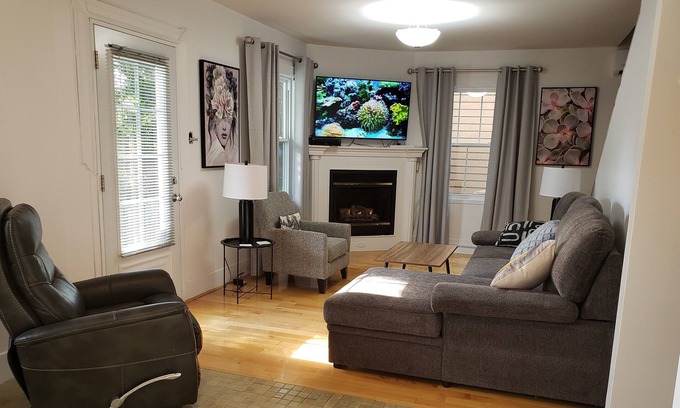 Chicoutimi House | LiLi Rose, entire house, 4 bedrooms, 2 bathrooms, downtown