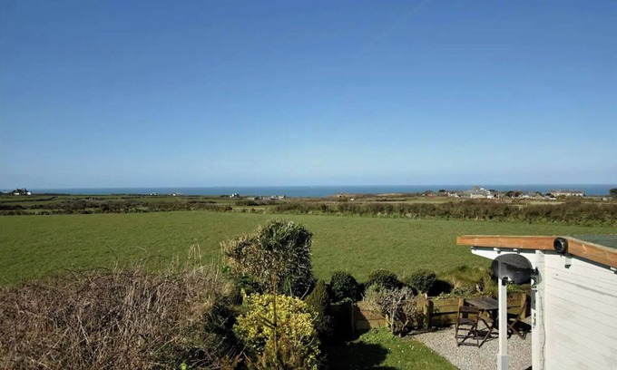 Botallack Cabin | Lillie's Lookout - A Cool Cabin with Great Views and Walking Distance to Coast