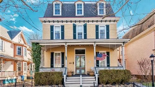 Cape May House | Lillys Butterscotch Cottage-5 Bdrm Wbonus Loft!