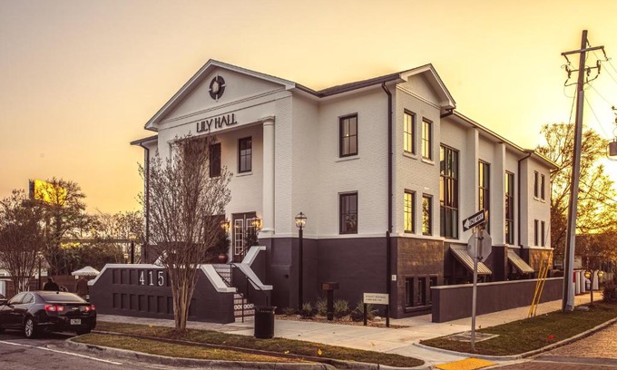 Old East Hill Hotel | Lily Hall-A Boutique Hotel