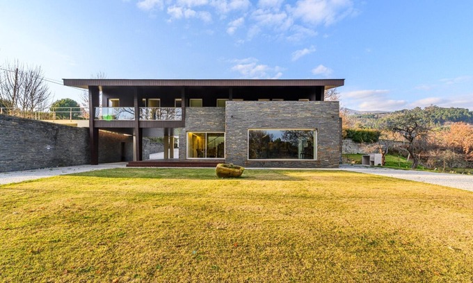 Vila Real Villa | Lily of the Field House