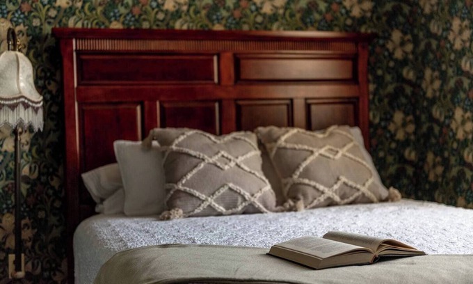 Geneseo Bed & Breakfast | Lily of the Valley Room - Big Tree Innnn