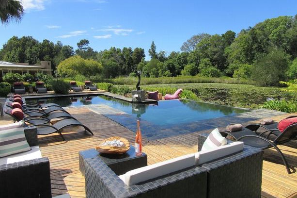 Die Barakke Hotel | Lily Pond Country Lodge