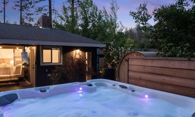 Idyllwild Cabin | Lily Rock Cottage by Roav Retreats