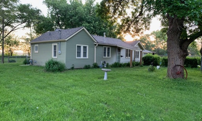 North Central Omaha Cottage | Lily's Cozy Cottage, a quiet corner to unwind, and 20 minutes to everything.