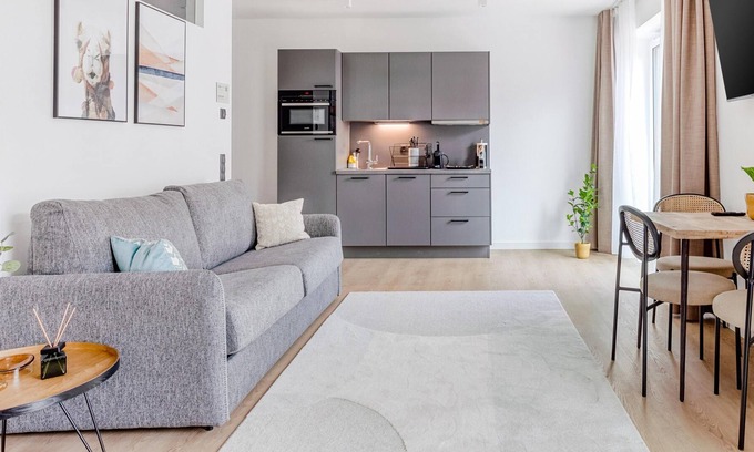 Innenstadtring Apartment | limehome Münster | Suite XL with Sofa Bed